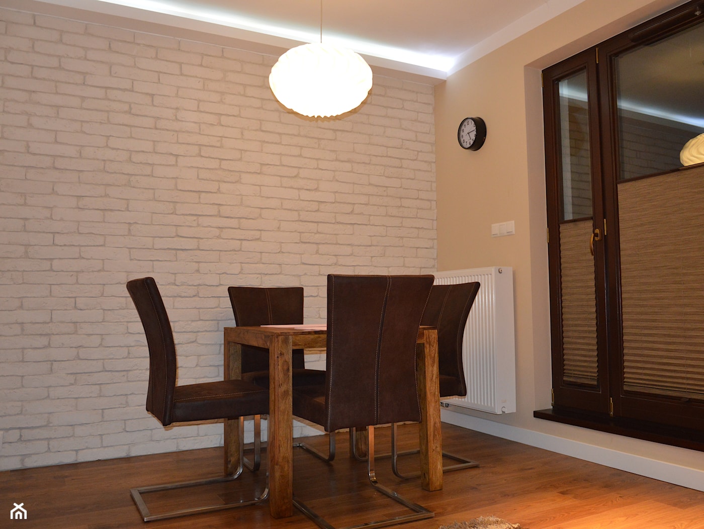 Mieszkanie na Woli - Mała beżowa jadalnia jako osobne pomieszczenie, styl nowoczesny - zdjęcie od Tetate - Homebook