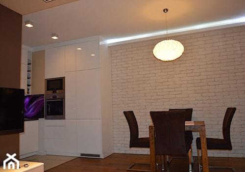 Mieszkanie na Woli - Średnia biała jadalnia w salonie, styl nowoczesny - zdjęcie od Tetate