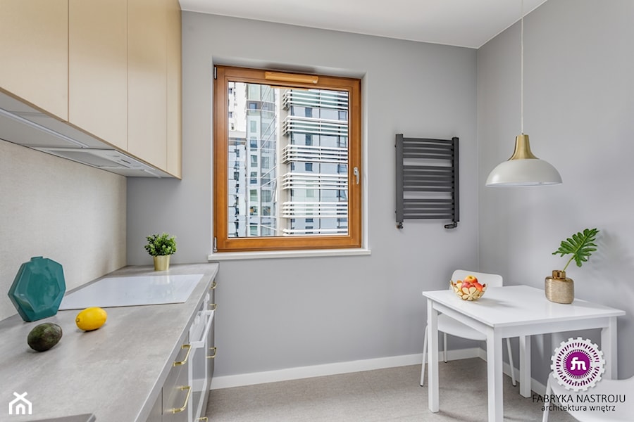 Małe mieszkanie 2 pokoje - Kuchnia, styl nowoczesny - zdjęcie od Fabryka Nastroju Izabela Szewc