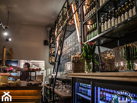 Aranżacje wnętrz - Wnętrza publiczne: Birreria Artigianale - A+D Retail Store Design . Przeglądaj, dodawaj i zapisuj najlepsze zdjęcia, pomysły i inspiracje designerskie. W bazie mamy już prawie milion fotografii!