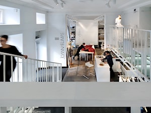 Atelier Joanny Klimas - Wnętrza publiczne, styl skandynawski - zdjęcie od A+D Retail Store Design