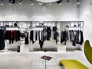 - zdjęcie od A+D Retail Store Design