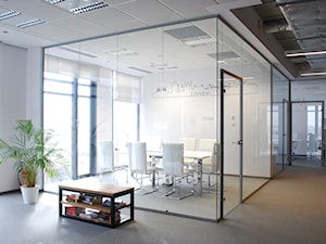 Biuro dla hiszpańskiej firmy - Safira - Wnętrza publiczne - zdjęcie od A+D Retail Store Design