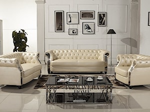 Nowoczesna sofa bała MODERN GLAMOUR - Duży biały salon z bibiloteczką, styl glamour - zdjęcie od PRIMAVERA-HOME.COM