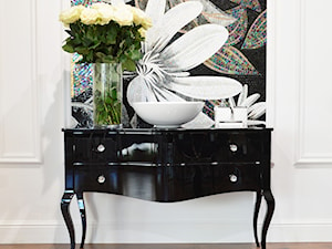 Komoda łazienkowa drewniana stylowa o wysokim połysku styl glamour czarna biała ELIZABETH - zdjęcie od PRIMAVERA-HOME.COM