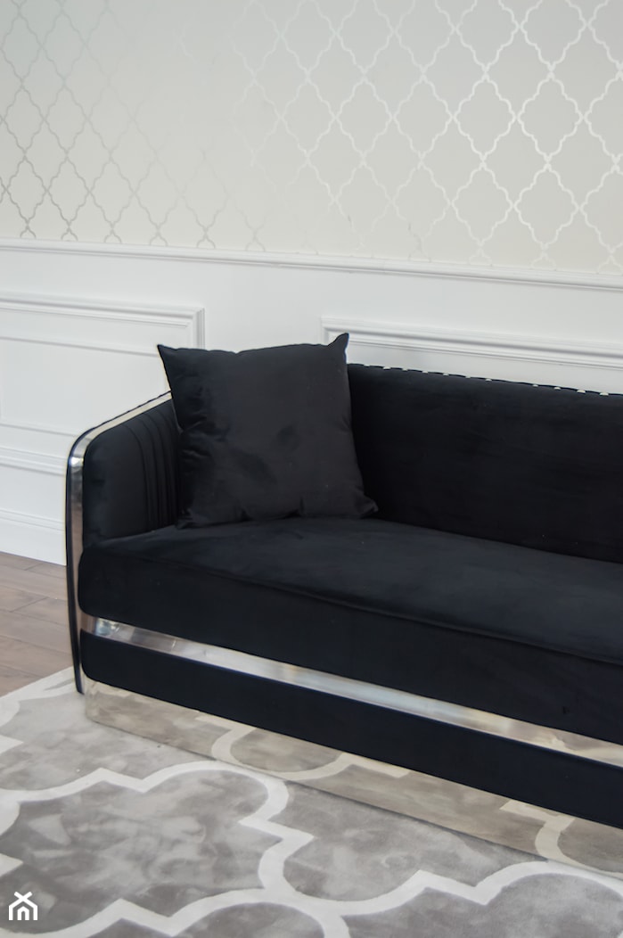 Sofa w stylu Glamour - elegancki salon - zdjęcie od PRIMAVERA-HOME.COM - Homebook