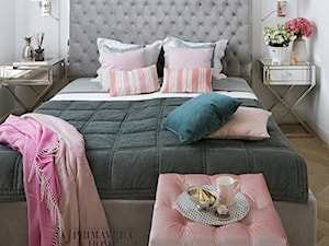 Apartament w stulu Nowojorskim - luksusowe wnetrza: salon, sypialnia - Średnia biała z panelami tapicerowanymi sypialnia, styl glamour - zdjęcie od PRIMAVERA-HOME.COM