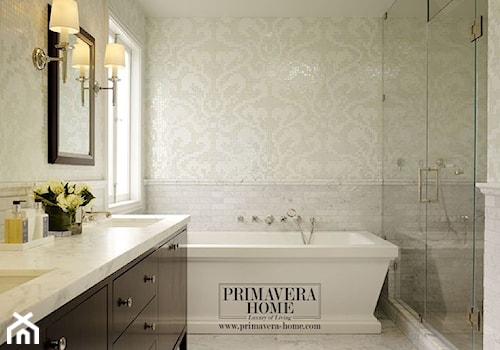 Łazienka w stylu Glamour z obrazem z mozaiki - Mała z lustrem z dwoma umywalkami z marmurową podłogą z punktowym oświetleniem łazienka z oknem, styl glamour - zdjęcie od PRIMAVERA-HOME.COM