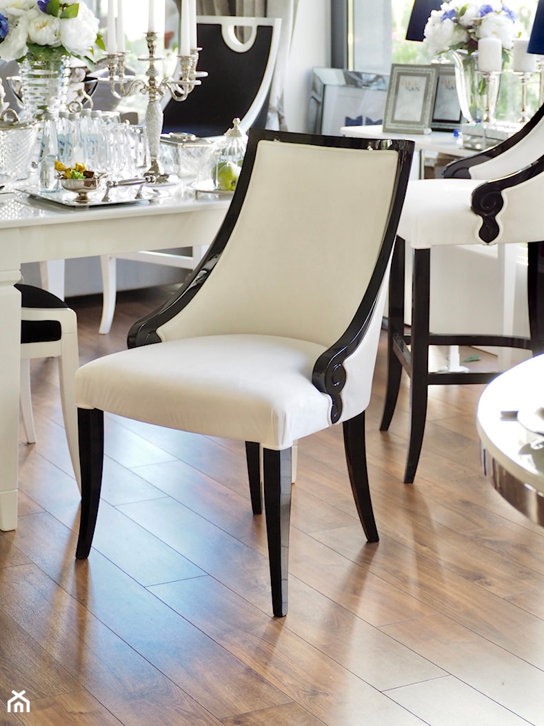 Meble w stylu klasycznym - sofy krzesła tapicerowane meble lakierowane - zdjęcie od PRIMAVERA-HOME.COM - Homebook