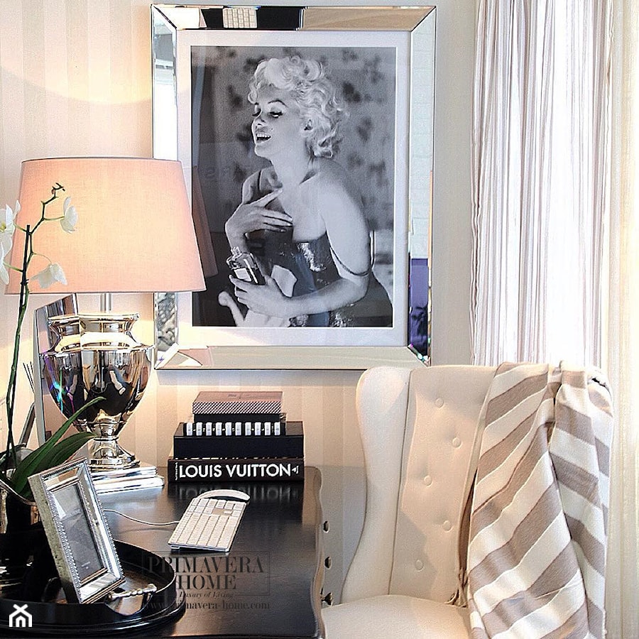 Obrazy w lustrzanych ramach - Salon, styl glamour - zdjęcie od PRIMAVERA-HOME.COM