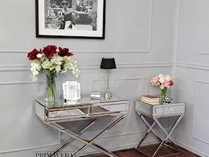 Wnętrza w Stylu Nowojorskim - Mała biała sypialnia, styl glamour - zdjęcie od PRIMAVERA-HOME.COM