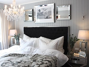 Sypialnia w stylu Modern Classic - Średnia biała szara sypialnia, styl glamour - zdjęcie od PRIMAVERA-HOME.COM
