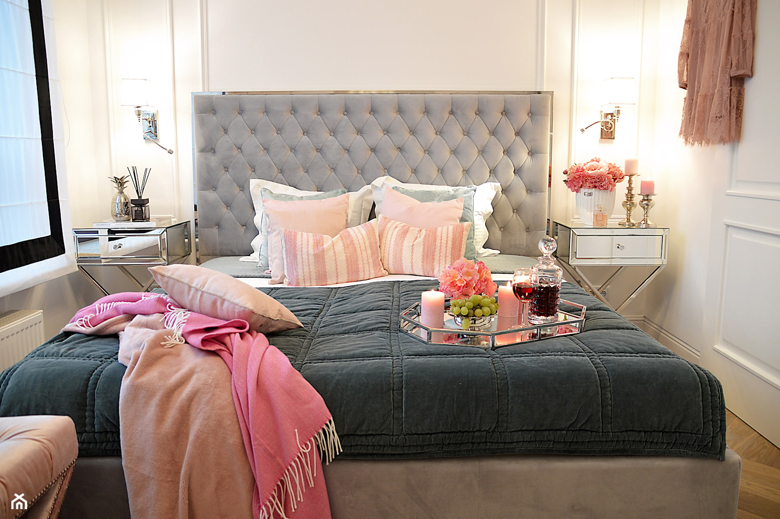 Łóżko sypialniane w stylu nowojorskim. - zdjęcie od PRIMAVERA-HOME.COM - Homebook