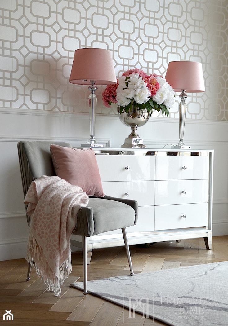 Salon w stylu glamour- krzesło tapicerowane glamour - zdjęcie od PRIMAVERA-HOME.COM - Homebook