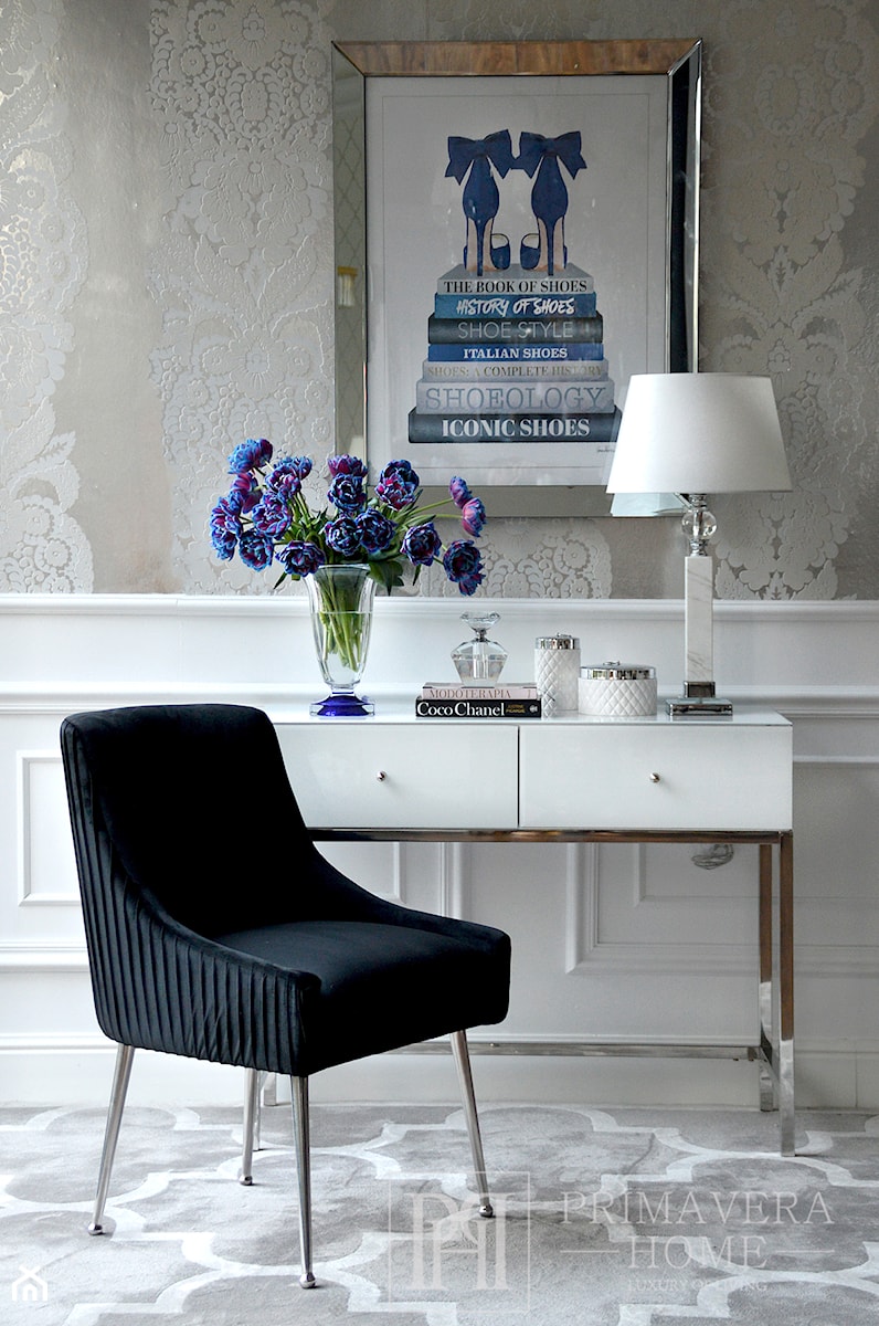 Tapicerowane eleganckie krzesło glamour - salon w stylu glamour - zdjęcie od PRIMAVERA-HOME.COM