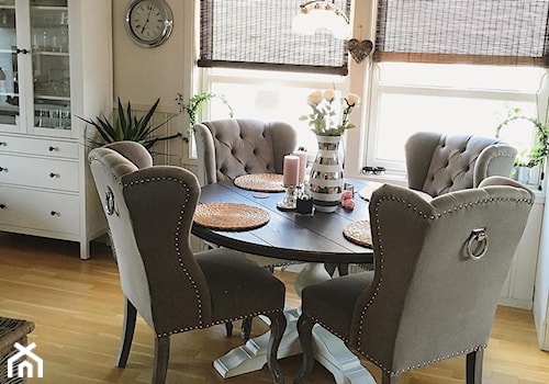 Krzesła tapicerowane z kplatką w stylu Prowansalskim Shabby chic - Średnia biała jadalnia jako osobne pomieszczenie, styl skandynawski - zdjęcie od PRIMAVERA-HOME.COM