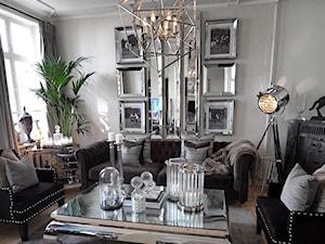 Obrazy w lustrzanych ramach - Średni beżowy salon, styl glamour - zdjęcie od PRIMAVERA-HOME.COM
