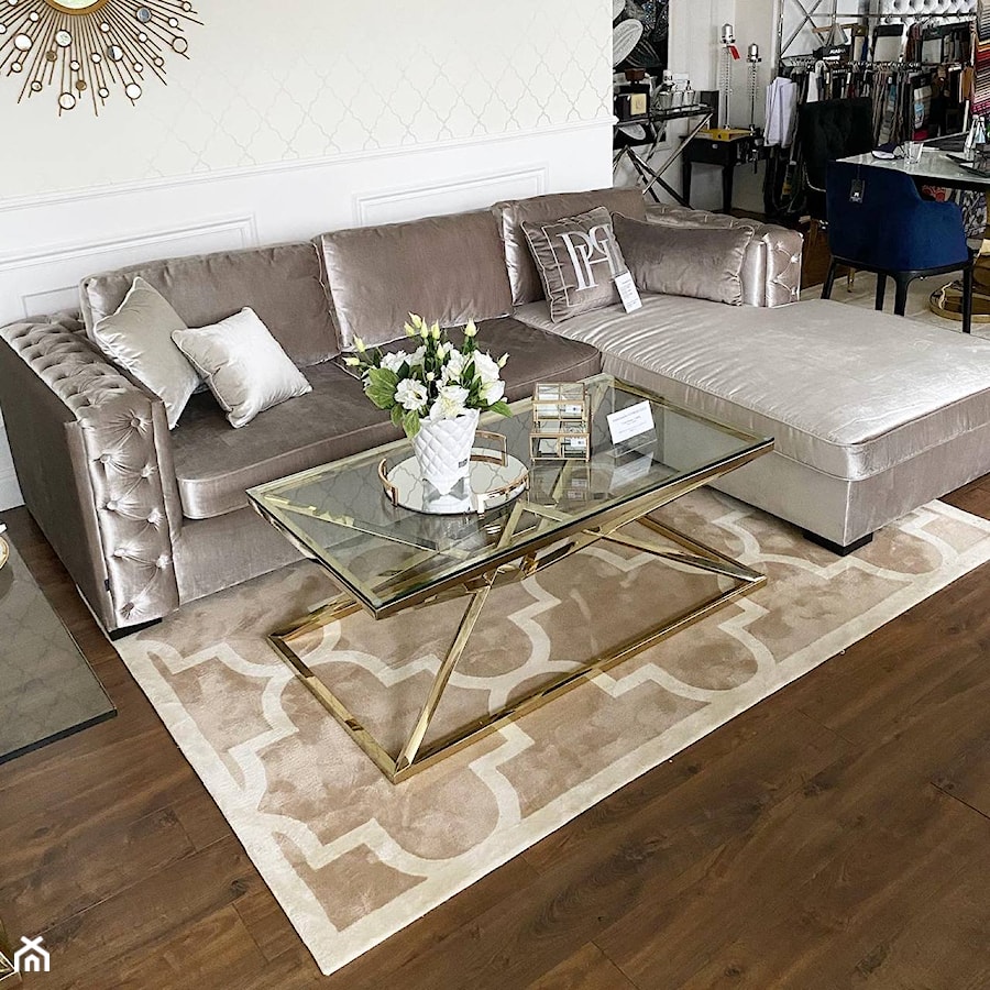 Salon w stylu klasycznym - meble tapicerowane sofa narożnik glamour - zdjęcie od PRIMAVERA-HOME.COM