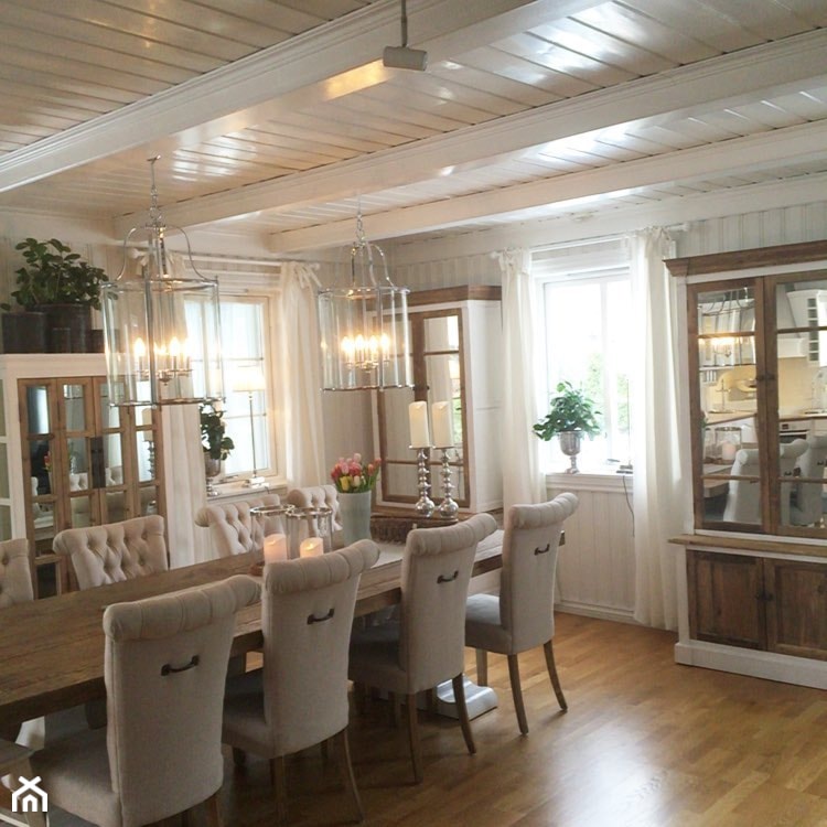 Wnętrza w stulu PROWANSALSKIM I SHABBY CHIC - Duża biała jadalnia jako osobne pomieszczenie, styl prowansalski - zdjęcie od PRIMAVERA-HOME.COM - Homebook