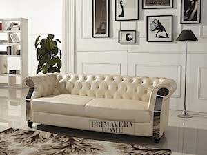 Nowoczesna sofa bała MODERN GLAMOUR - Biały salon z bibiloteczką, styl minimalistyczny - zdjęcie od PRIMAVERA-HOME.COM