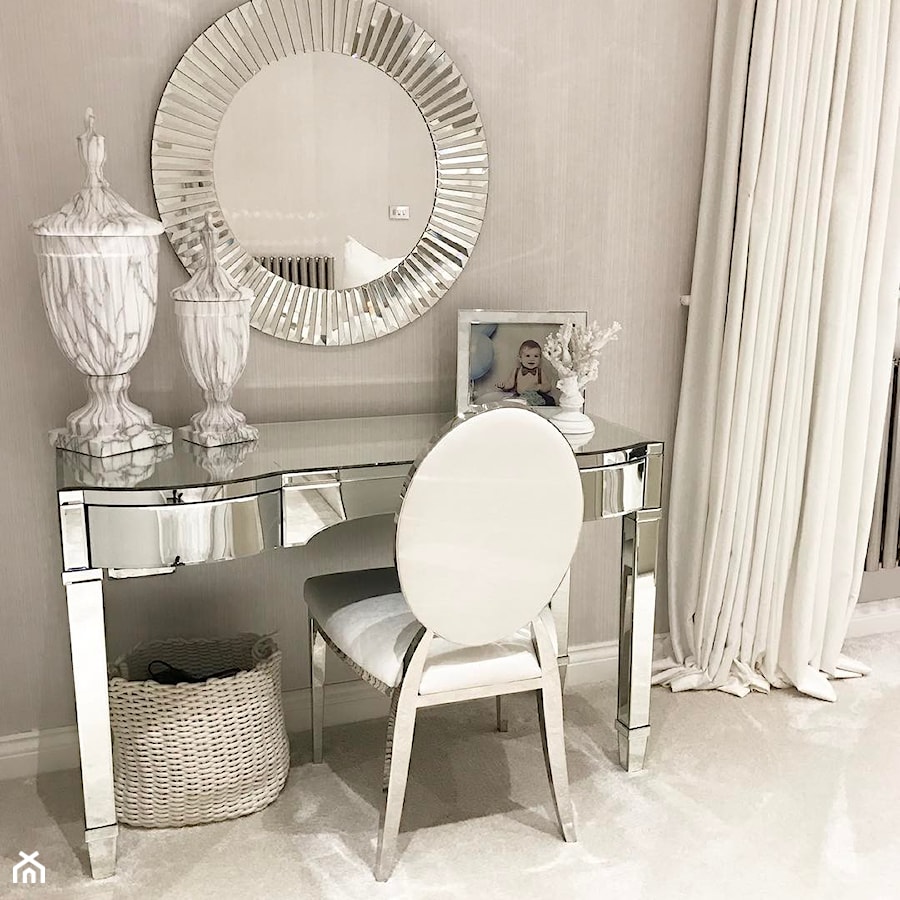 Krzesło tapicerowane do jadalni stal w stylu Glamour białe MEDALLION - zdjęcie od PRIMAVERA-HOME.COM