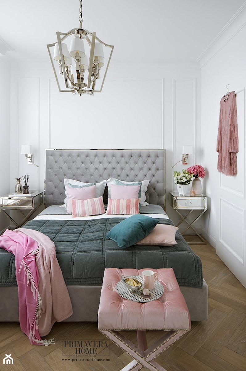 Apartament w stulu Glamour - luksusowe wnetrza: salon, sypialnia, kuchnia, łazie - Mała biała sypialnia - zdjęcie od PRIMAVERA-HOME.COM