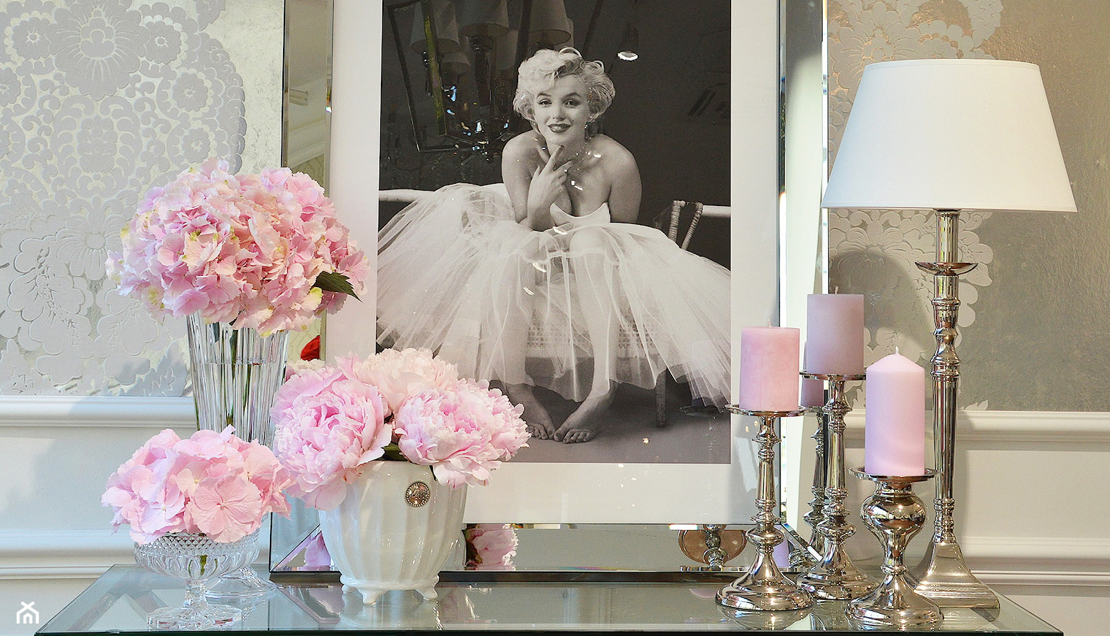 Obraz w lustrzanej ramie styl glamour MARILYN MONROE 70/90 CM prezent dla niej Obraz w lustrzanej ... - zdjęcie od PRIMAVERA-HOME.COM - Homebook