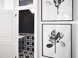 Łazienka w stylu Glamour z obrazem z mozaiki - Mała na poddaszu bez okna łazienka, styl glamour - zdjęcie od PRIMAVERA-HOME.COM