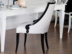 Meble w stylu klasycznym - sofy krzesła tapicerowane meble lakierowane - zdjęcie od PRIMAVERA-HOME.COM