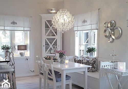 Wnętrza w stulu PROWANSALSKIM I SHABBY CHIC - Mała biała jadalnia w kuchni, styl prowansalski - zdjęcie od PRIMAVERA-HOME.COM