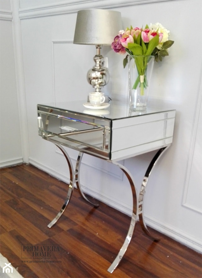 Meble lustrzane w stylu nowojorskim - Mała biała sypialnia, styl glamour - zdjęcie od PRIMAVERA-HOME.COM - Homebook