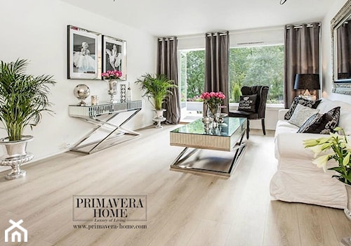 Obrazy w lustrzanych ramach - Duży biały salon, styl glamour - zdjęcie od PRIMAVERA-HOME.COM