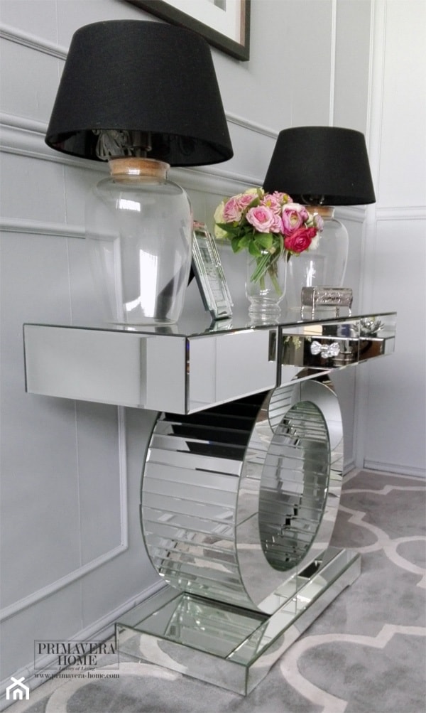 Meble lustrzane w stylu nowojorskim - Mały biały salon, styl glamour - zdjęcie od PRIMAVERA-HOME.COM