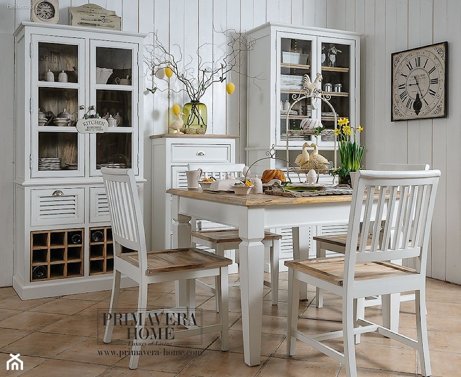 Wnętrza w stulu PROWANSALSKIM I SHABBY CHIC - Mała biała jadalnia jako osobne pomieszczenie, styl skandynawski - zdjęcie od PRIMAVERA-HOME.COM