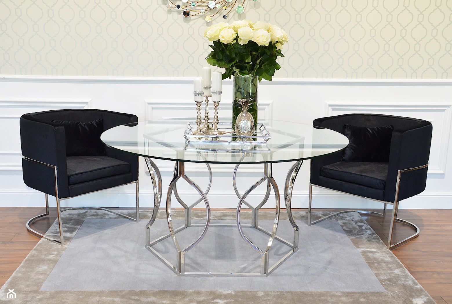 Stół i krzesła do jadalni ze stali w stylu Glamour i Nowoczesnym - Beżowy biały salon, styl nowoczesny - zdjęcie od PRIMAVERA-HOME.COM - Homebook