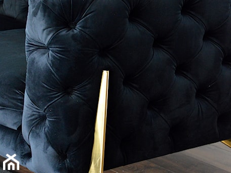 Aranżacje wnętrz - Salon: Meble tapicerowane - czarna elegancka sofa w stylu Glmaour - PRIMAVERA-HOME.COM. Przeglądaj, dodawaj i zapisuj najlepsze zdjęcia, pomysły i inspiracje designerskie. W bazie mamy już prawie milion fotografii!