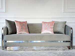 Salon w stylu glamour - meble wypoczynkowe - nowoczesna sofa glamour - zdjęcie od PRIMAVERA-HOME.COM
