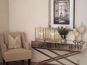 Wnętrza w stulu nowojorskim. Meble lustrzane i tapicerowane z naszej oferty. - Salon, styl glamour - zdjęcie od PRIMAVERA-HOME.COM