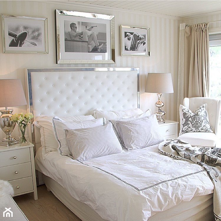Łóżka tapicerowane w stylu nowojorskim i glamour - Mała beżowa sypialnia, styl glamour - zdjęcie od PRIMAVERA-HOME.COM - Homebook