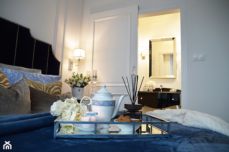 Inspiracja wystroju mieszkania w stylu nowojorskim - Średnia biała sypialnia - zdjęcie od PRIMAVERA-HOME.COM