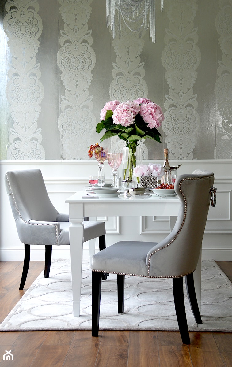Jadalnia w stylu klasycznym - meble lakierowane stół krzesła tapicerowane glamour - zdjęcie od PRIMAVERA-HOME.COM