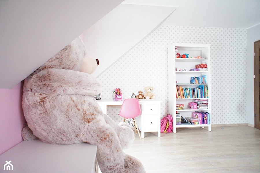 Pokój małej tancerki - Średni biały pokój dziecka dla dziecka dla dziewczynki - zdjęcie od Anna Wrona