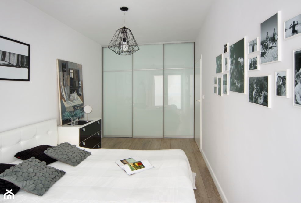 mieszkanie trzy kolory - Sypialnia, styl nowoczesny - zdjęcie od Studio Projektowe Atoato - Homebook