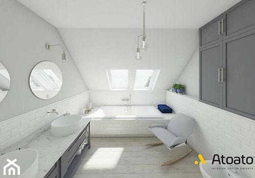 biała łazienka ze skosami - zdjęcie od Studio Projektowe Atoato