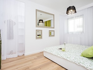 Fabryka Czekolady VII - Średnia biała sypialnia z garderobą, styl nowoczesny - zdjęcie od Justyna Lewicka Design