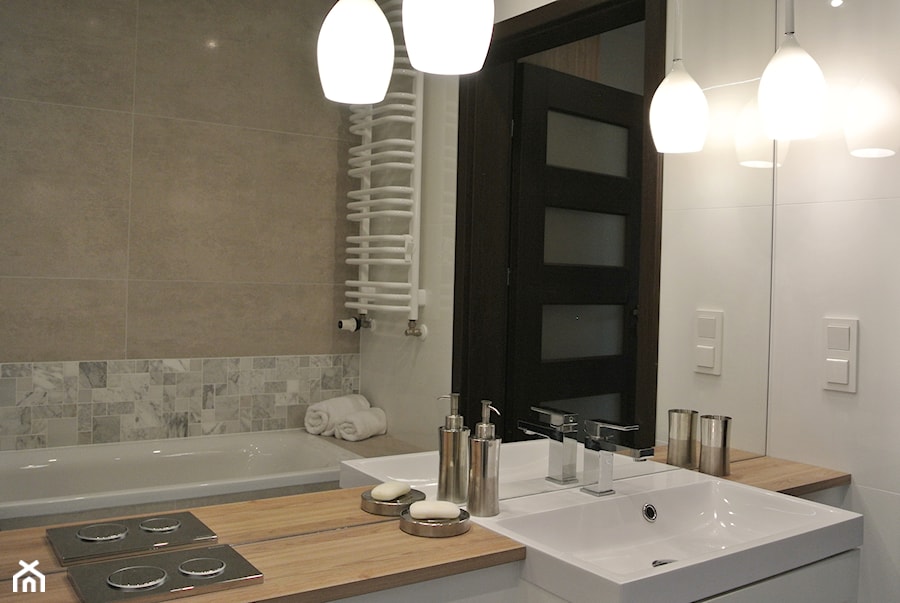 Mieszkanie w Krakowie 2+2 - Mała bez okna z lustrem łazienka, styl nowoczesny - zdjęcie od Justyna Lewicka Design