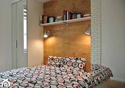 Mieszkanie w centrum Krakowa - Średnia biała sypialnia, styl skandynawski - zdjęcie od Justyna Lewicka Design
