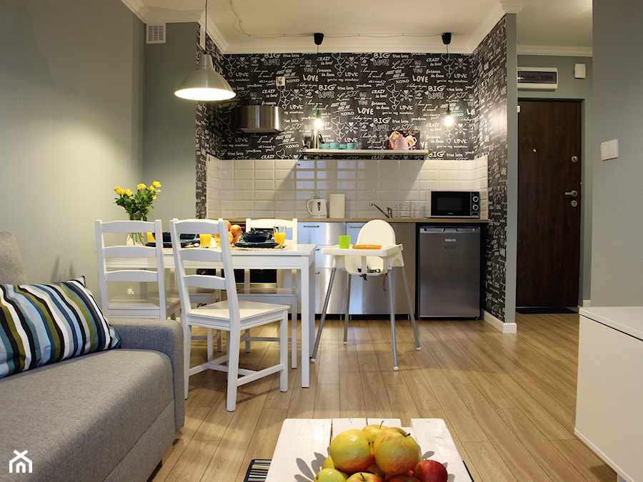 Mieszkanie na wynajem krótkoterminowy całe w tapetach - Kuchnia, styl nowoczesny - zdjęcie od O Rety Tapety: Najlepszy sklep z tapetami ściennymi
