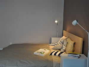 JÓZEFA / wielka metamorfoza - Mała szara sypialnia, styl skandynawski - zdjęcie od NIESKROMNE PROGI