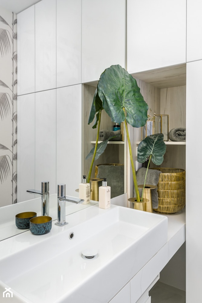 Łazienka minimalistki - Mała bez okna z lustrem łazienka, styl minimalistyczny - zdjęcie od Q2Design